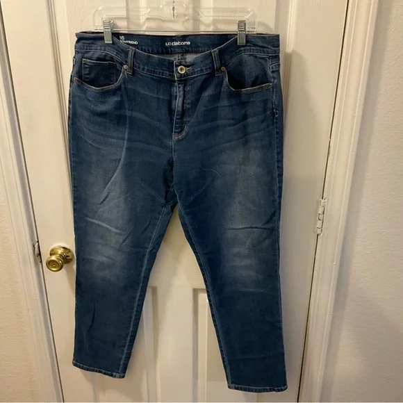 LIZ CLAIBORNE Curvy Fit Women's Blue Jeans - Picture 1 of 8